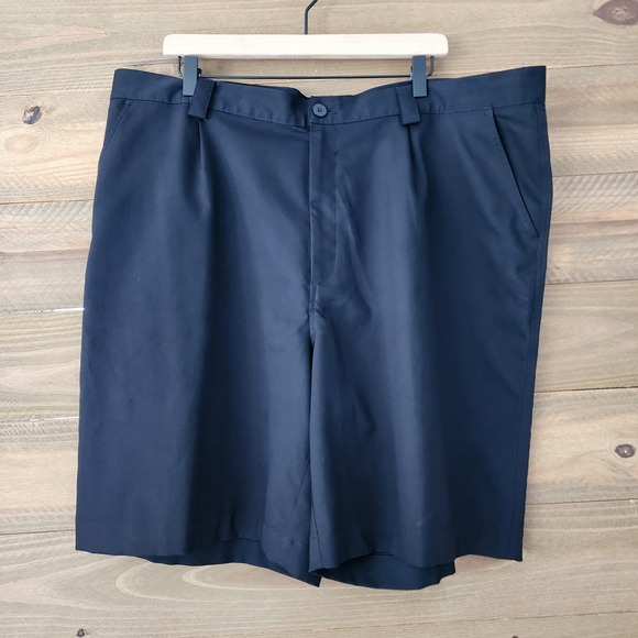 Under Armour black flat front golf shorts chino mens size 42 - Picture 1 of 4